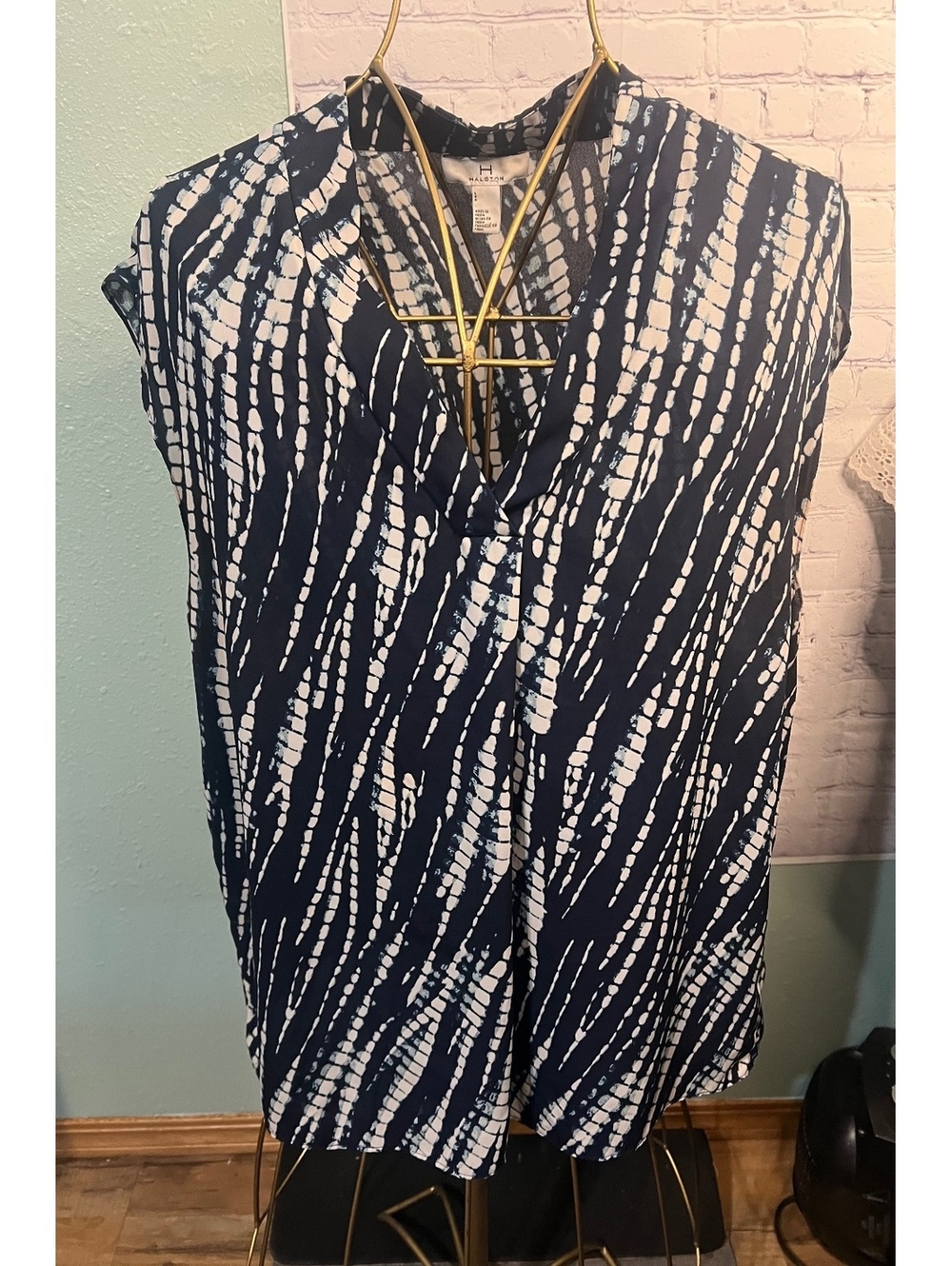 H by Halston Blouse lightweight sleeveless tank flowy navy grey turquoise L